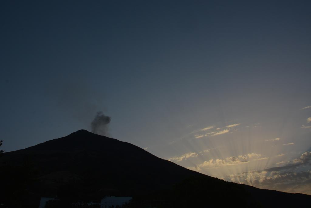 Il Gabbiano Relais In Stromboli Aparthotel ภายนอก รูปภาพ