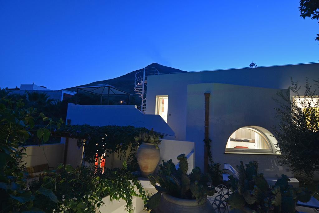 Il Gabbiano Relais In Stromboli Aparthotel ภายนอก รูปภาพ